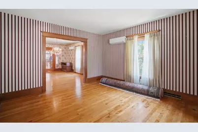 41 Cottage St, Amherst, MA 01002 - Photo 11