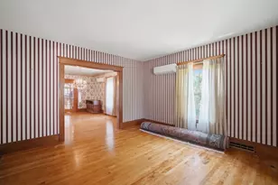 41 Cottage St, Amherst, MA 01002 - Photo 11