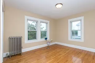 38 Bennett St, Waltham, MA 02453 - Photo 7