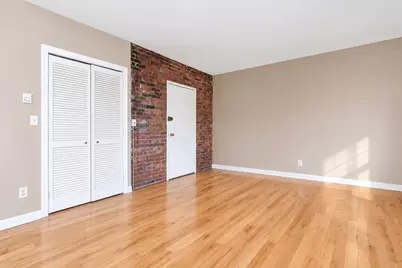 32 Fleet St #7, Boston, MA 02113 - Photo 3