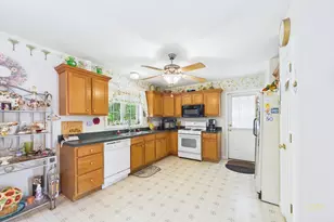 76 Erin Ct, New Bedford, MA 02745 - Photo 17