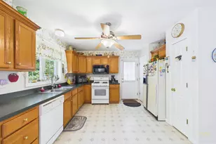 76 Erin Ct, New Bedford, MA 02745 - Photo 17