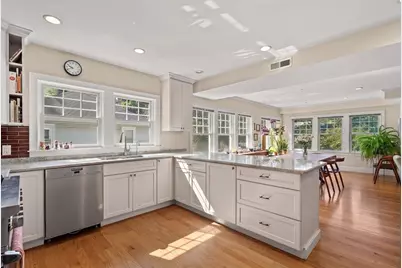 37-39 Beaconsfield Road, Brookline, MA 02445 - Photo 3