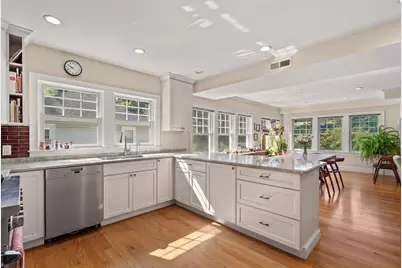 37-39 Beaconsfield Road, Brookline, MA 02445 - Photo 3