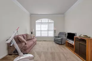 106 Sherwood Dr Methuen Ma 01844, Methuen, MA 01844 - Photo 3
