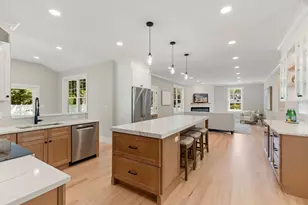 6 Lane Ave, Bedford, MA 01730 - Photo 7