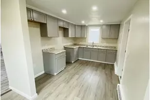 43 Mayflower St, Plymouth, MA 02360 - Photo 7