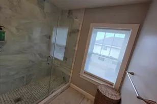 810 E 3rd St, Boston, MA 02127 - Photo 15