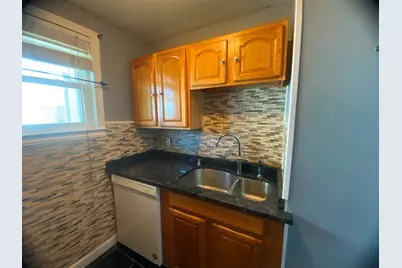 81 Pilgrim Ave, Worcester, MA 01604 - Photo 3