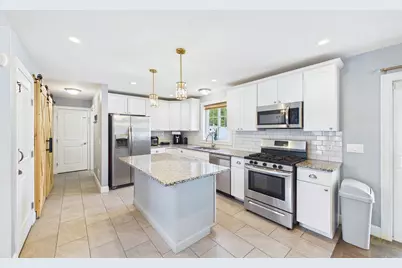 65 Armsby St, New Bedford, MA 02745 - Photo 9