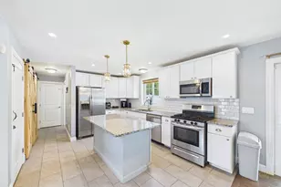 65 Armsby St, New Bedford, MA 02745 - Photo 9