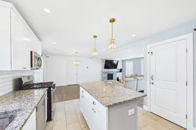 65 Armsby St, New Bedford, MA 02745 - Photo 11