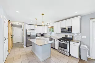 65 Armsby St, New Bedford, MA 02745 - Photo 9
