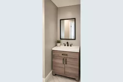 50 1/2 Common #8, Lawrence, MA 01841 - Photo 5