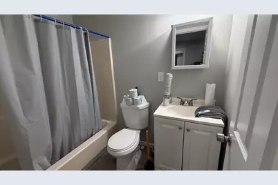 174 Locust St, Springfield, MA 01108 - Photo 21