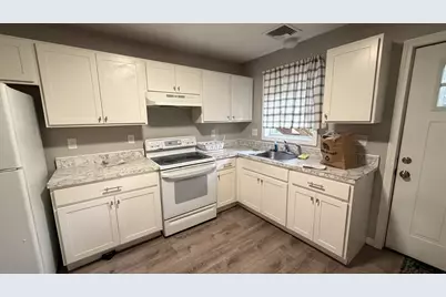 174 Locust St, Springfield, MA 01108 - Photo 17