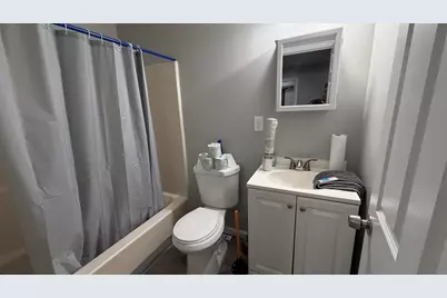 174 Locust St, Springfield, MA 01108 - Photo 21