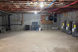 174 Locust St, Springfield, MA 01108 - Photo 35
