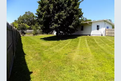 4 South Richard St, Milford, MA 01757 - Photo 25