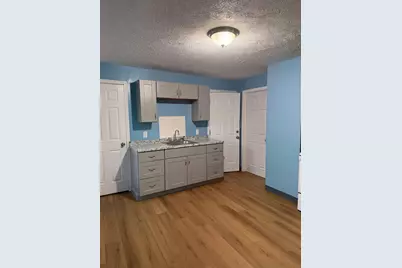 351-353 Lawrence St #4, Lowell, MA 01852 - Photo 3