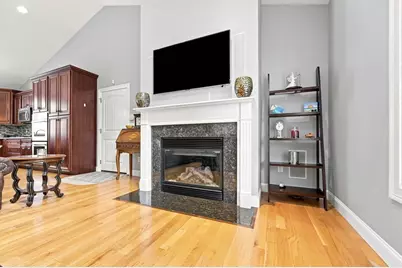 154 Mayflower Ave, Chicopee, MA 01013 - Photo 7