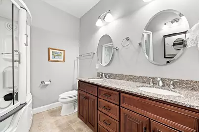 154 Mayflower Ave, Chicopee, MA 01013 - Photo 23