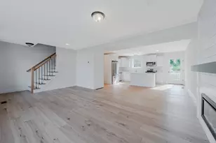 112 Genest St, Dracut, MA 01826 - Photo 11