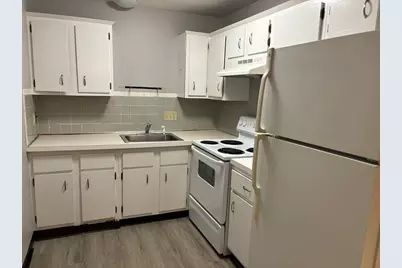 135 Winthrop St #1B, Framingham, MA 01702 - Photo 3