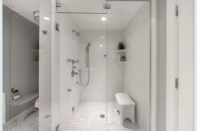 407 W 1st #302, Boston, MA 02127 - Photo 19