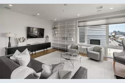 407 W 1st #302, Boston, MA 02127 - Photo 11