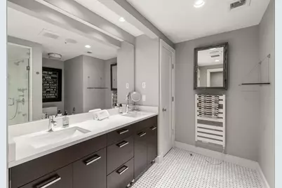 407 W 1st #302, Boston, MA 02127 - Photo 17