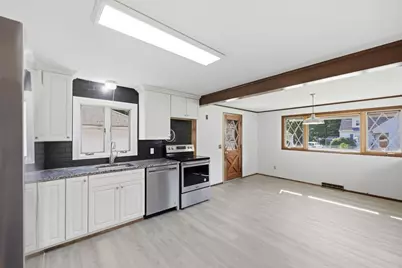 22 Dartmouth St, South Hadley, MA 01075 - Photo 11