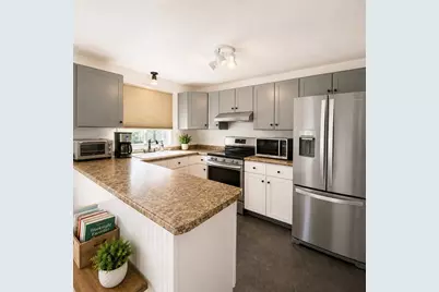 62 Laurel St #B, Greenfield, MA 01301 - Photo 11