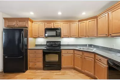 7 Crescent Way #306, Sturbridge, MA 01518 - Photo 9