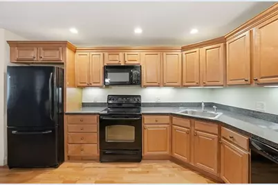 7 Crescent Way #306, Sturbridge, MA 01518 - Photo 9