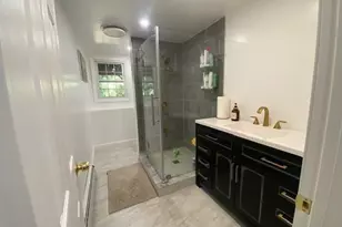 64 Haverhill St, Reading, MA 01867 - Photo 9