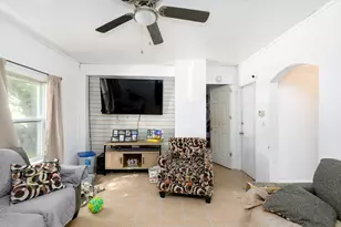 247 Mechanic St, Leominster, MA 01453 - Photo 9