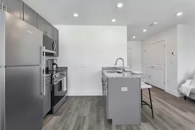 585 Essex Street #603, Lynn, MA 01901 - Photo 5