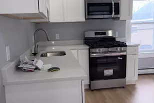 29 Burtt St, Lowell, MA 01851 - Photo 3