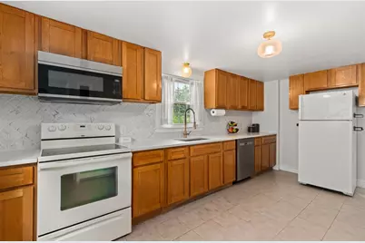 105 Patterson St, Attleboro, MA 02703 - Photo 9