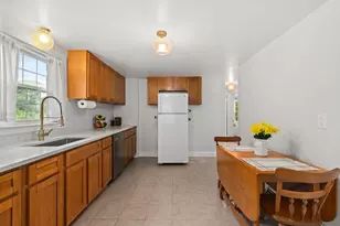 105 Patterson St, Attleboro, MA 02703 - Photo 9
