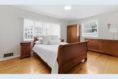 30 Mammola Way, Medford, MA 02155 - Photo 7
