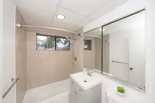 30 Shrewsbury Greens Dr, Shrewsbury, MA 01545 - Photo 11
