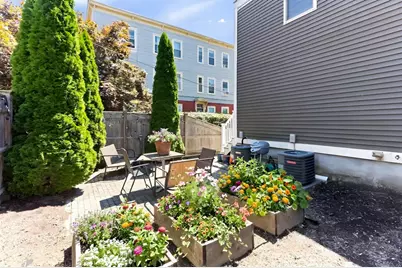 327-329 Hurley St #2, Cambridge, MA 02141 - Photo 33