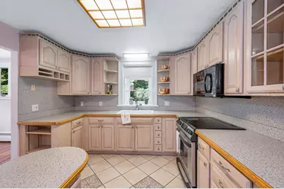 12 Wilton Drive, Wilmington, MA 01887 - Photo 9