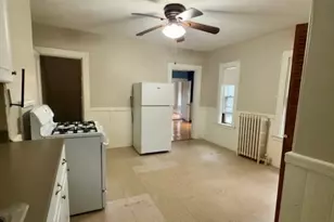 137 Lynde St, Melrose, MA 02176 - Photo 3