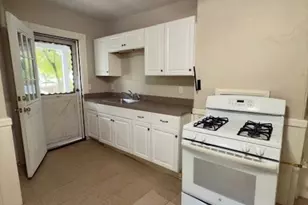 137 Lynde St, Melrose, MA 02176 - Photo 5
