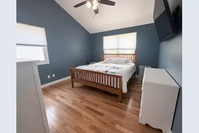 24 Montclair St, Chicopee, MA 01013 - Photo 9