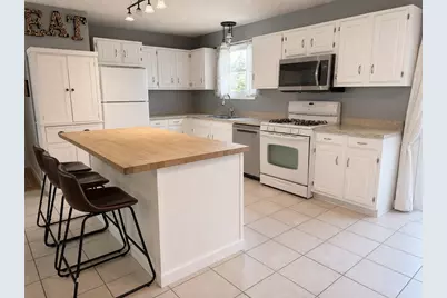 24 Montclair St, Chicopee, MA 01013 - Photo 7
