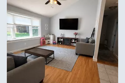 24 Montclair St, Chicopee, MA 01013 - Photo 5